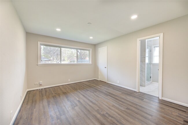 property at 6026 Clarewood Dr