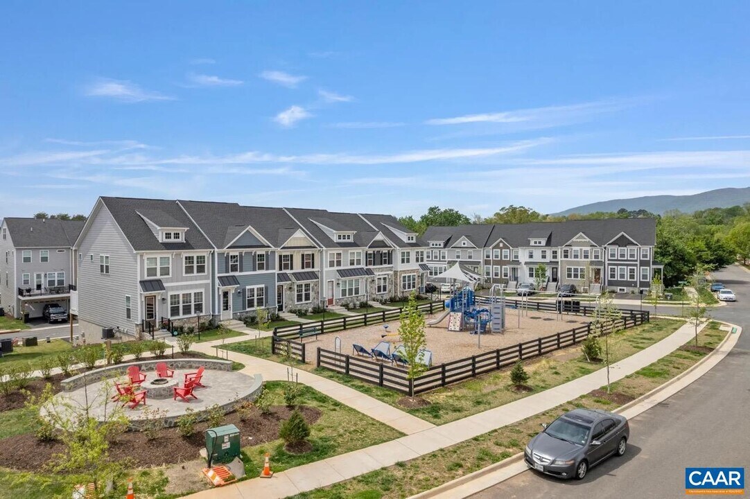 2431 Anlee Rd in Crozet, VA - Building Photo