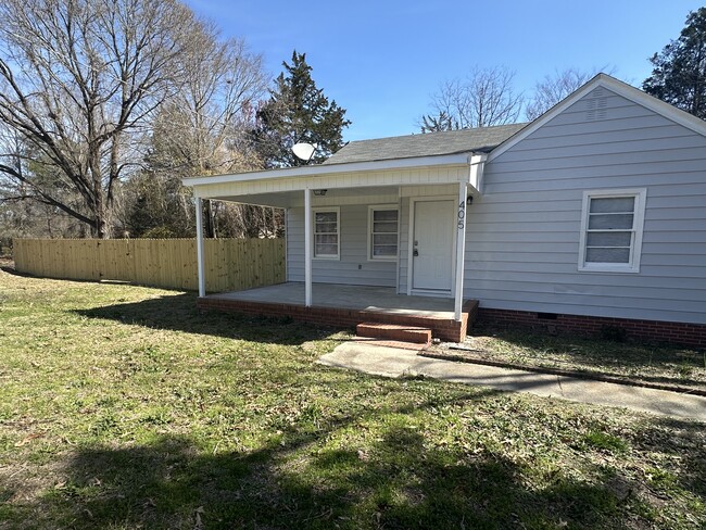 405 Miller Ave in Fayetteville, NC - Building Photo - Building Photo