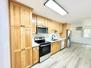 417 Orange St in Chico, CA - Building Photo - Interior Photo