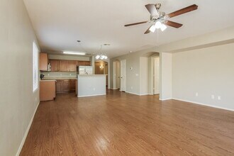 372 S 151st Ave in Goodyear, AZ - Building Photo - Building Photo