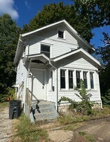 202 Burton Ave in Akron, OH - Building Photo