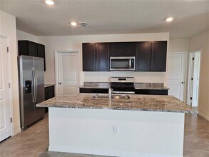 35711 Sunflower Hl Dr in Zephyrhills, FL - Building Photo - Building Photo