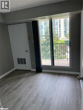 75 Ellen St in Barrie, ON - Building Photo - Building Photo