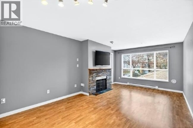 2551 Parkview Ln in Port Coquitlam, BC - Building Photo - Building Photo