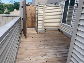 6831 N Frostwood Pkwy-Unit -21 in Peoria, IL - Foto de edificio - Building Photo