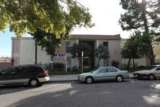 Friedman Jacob Apartments in Canoga Park, CA - Building Photo - Building Photo