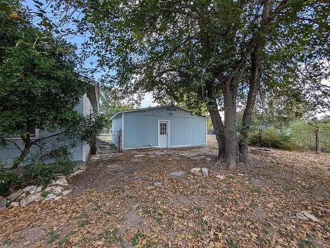 890 Josephine St in New Braunfels, TX - Foto de edificio - Building Photo