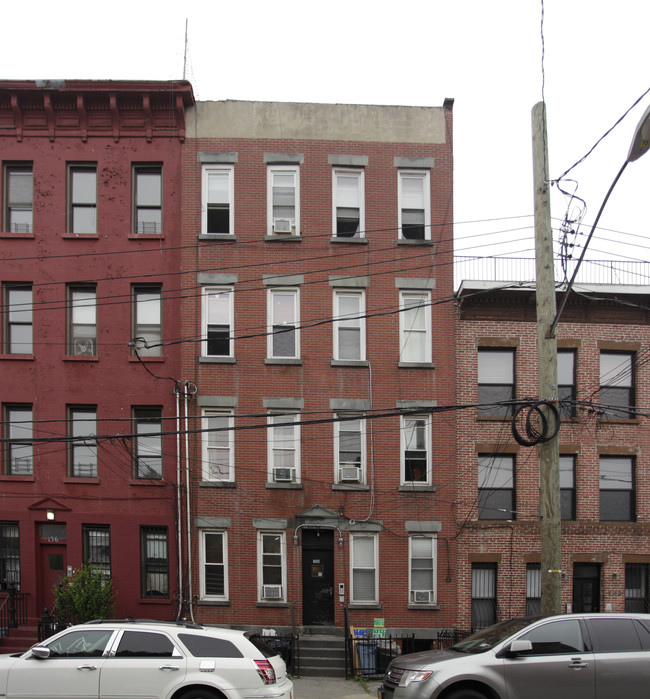 134 Dikeman St in Brooklyn, NY - Building Photo - Building Photo