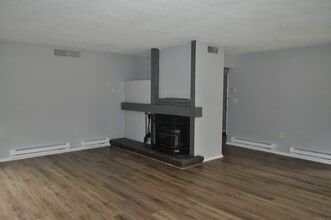 66 Mallard Dr in Farmington, CT - Building Photo - Building Photo