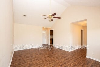 39 Farmbrook Dr in Fort Mitchell, AL - Foto de edificio - Building Photo