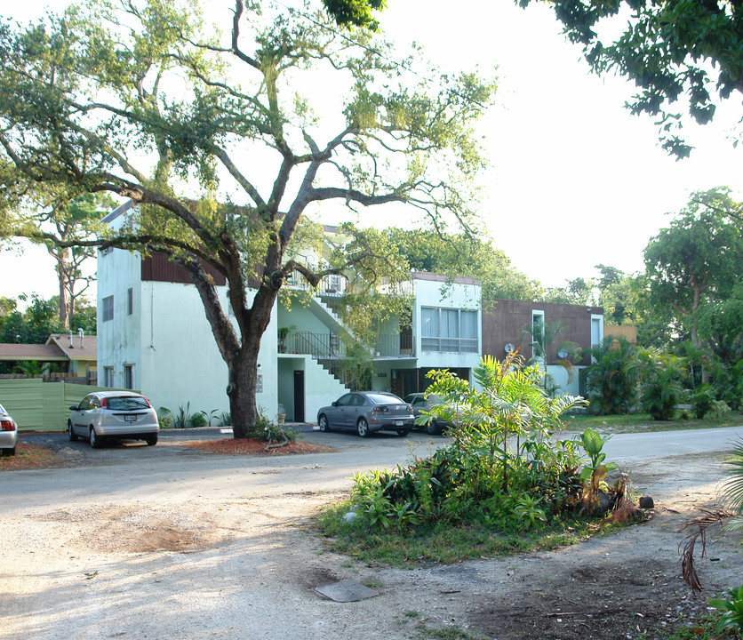 1313 SW 8th Ct in Fort Lauderdale, FL - Building Photo