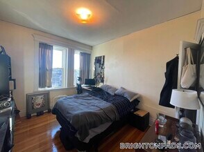 1719 Commonwealth Ave, Unit 2 in Boston, MA - Building Photo - Building Photo