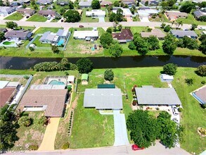 211 S Lake Dr in Lehigh Acres, FL - Building Photo - Building Photo