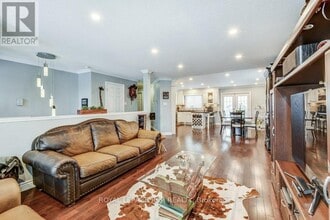 199 King St in East Gwillimbury, ON - Building Photo - Building Photo
