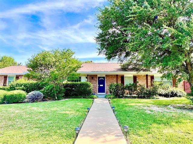 3421 Dartmoor Dr