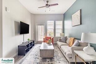 1431 Dixie Hwy in Park Hills, KY - Building Photo