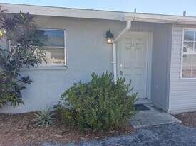 1815 Marbeth St in Sarasota, FL - Building Photo