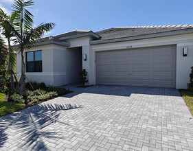 12628 SW Manatee Marsh Ter in Port St. Lucie, FL - Foto de edificio - Building Photo