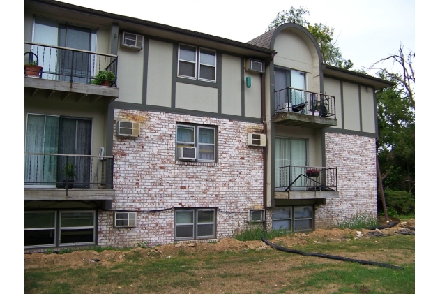 Wilshire Apartments in Ottumwa, IA - Foto de edificio - Building Photo