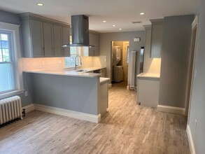 34 Lewis Rd in Belmont, MA - Building Photo - Building Photo