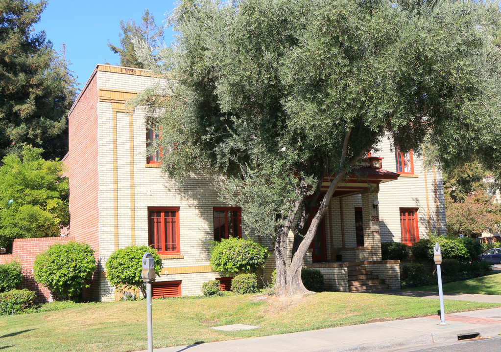 Steamboat Landing in Stockton, CA - Foto de edificio