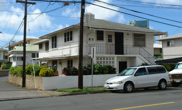 2213 Fern St in Honolulu, HI - Foto de edificio - Building Photo