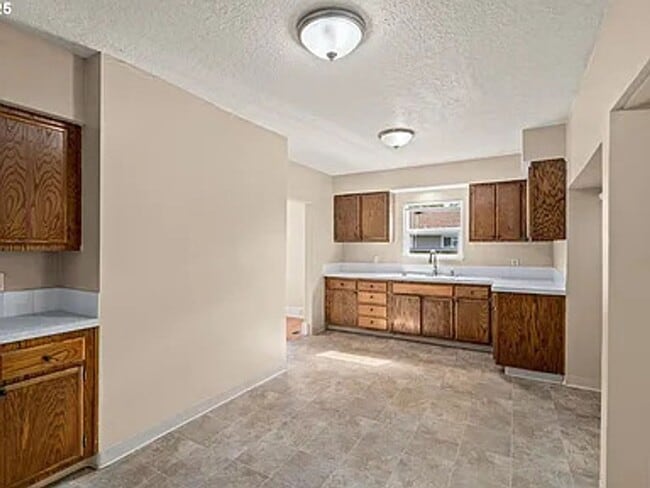 property at 8316 SE Raymond Ct