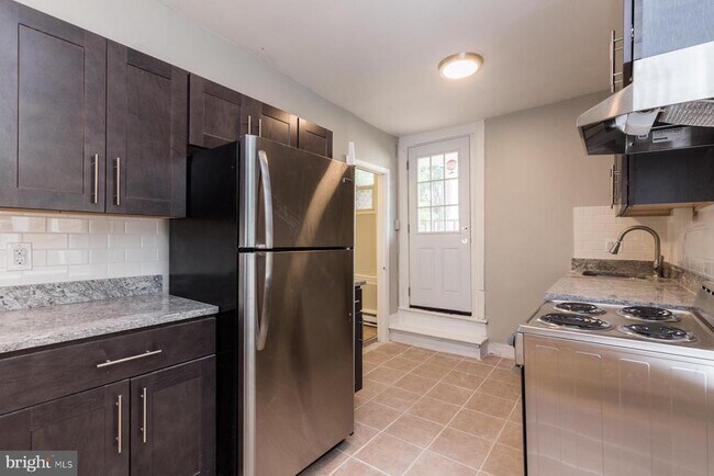 1202 N 7th St in Philadelphia, PA - Building Photo - Building Photo