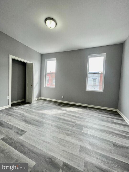 3901 Poplar St Photo