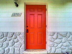 12701 Cornell Ct in Hudson, FL - Foto de edificio - Building Photo