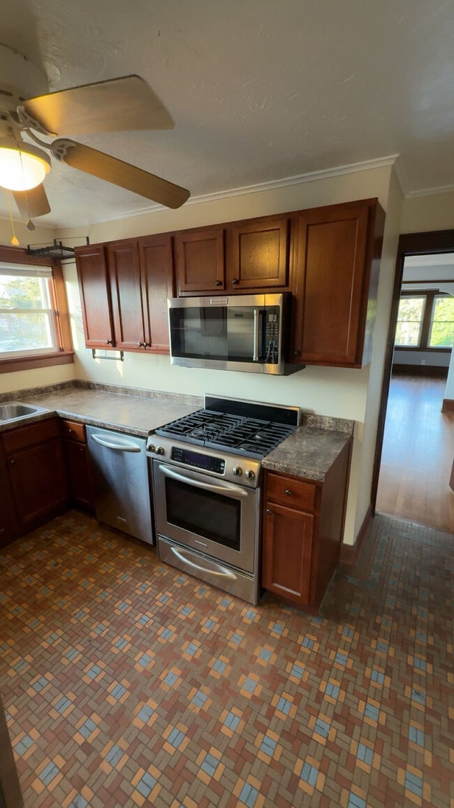 property at 4607 W Juneau Ave
