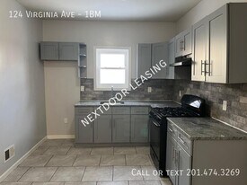 124 Virginia Ave in Jersey City, NJ - Building Photo