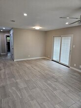 2112 Courtney St in Austin, TX - Building Photo - Building Photo