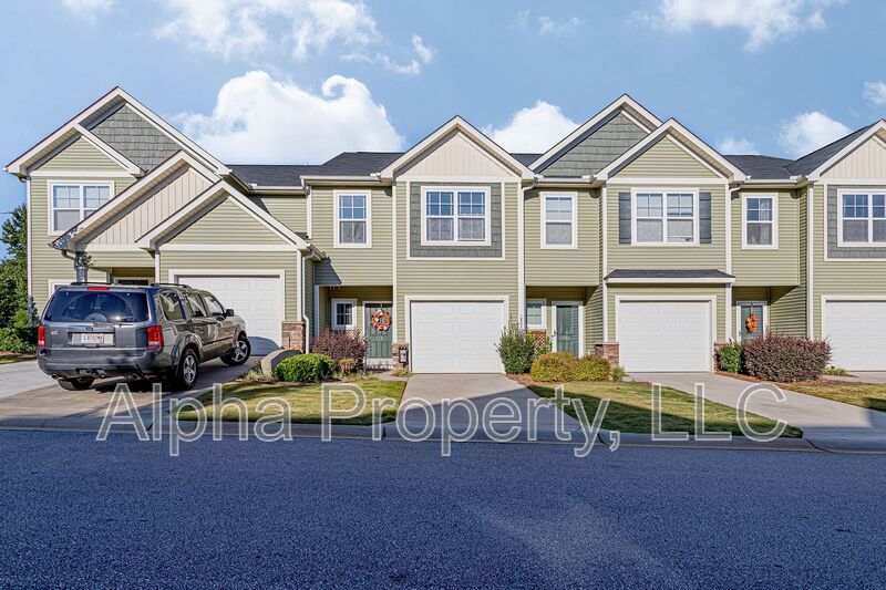 732 Elmbrook Dr in Simpsonville, SC - Building Photo