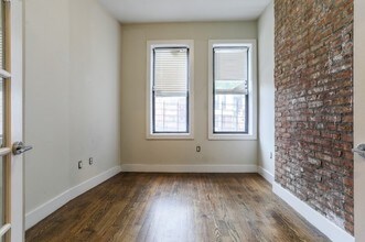 285 Cornelia St in Brooklyn, NY - Foto de edificio - Building Photo