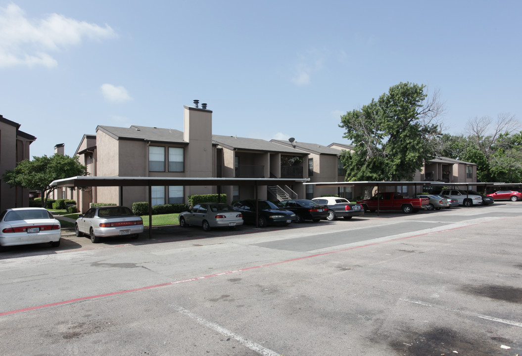 Montfort Valley in Dallas, TX - Foto de edificio