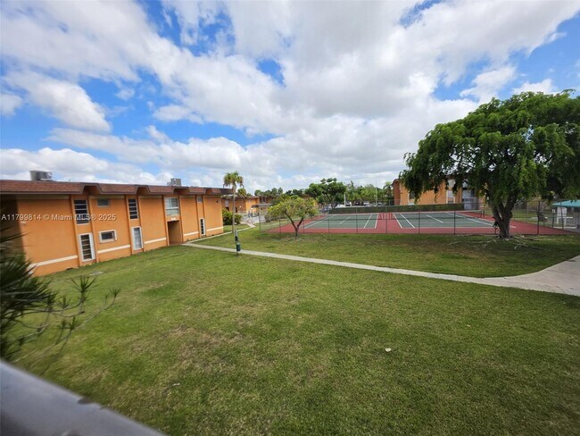 9437 SW 76th St in Miami, FL - Building Photo - Building Photo