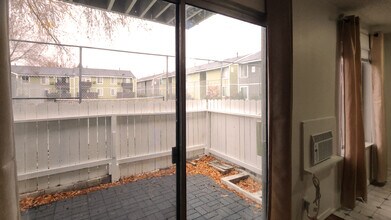 4608 Neil Rd, Unit 4608 Neil Road # 15-263 in Reno, NV - Foto de edificio - Building Photo