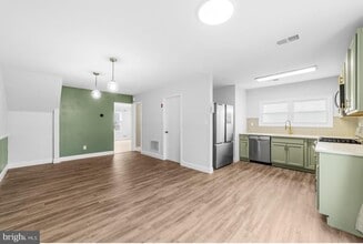 75 Fomalhaut Ave in Washington Township, NJ - Building Photo - Building Photo