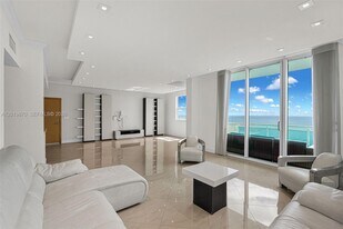 3001 S Ocean Dr in Hollywood, FL - Building Photo