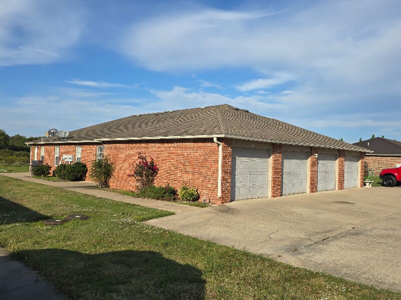 63060 E 285 Ct in Grove, OK - Building Photo