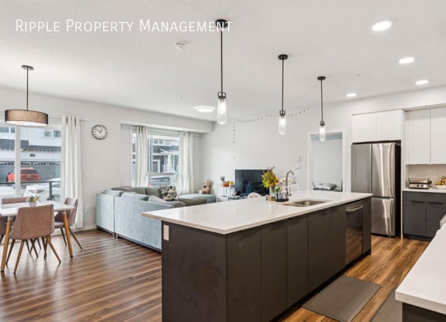 33 Carringham Gate NW in Calgary, AB - Building Photo - Building Photo