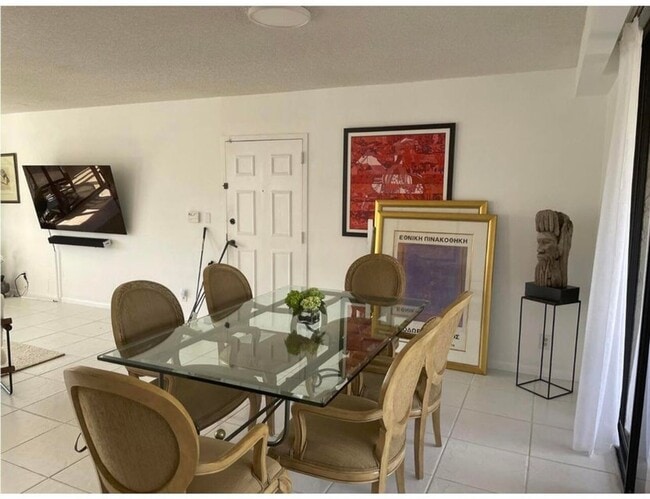 7170 Promenade Dr in Boca Raton, FL - Foto de edificio - Building Photo