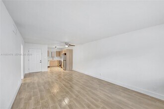 1939 Jefferson St in Hollywood, FL - Foto de edificio - Building Photo