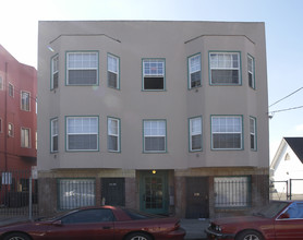 1530-1534 8th Ave in Oakland, CA - Foto de edificio - Building Photo