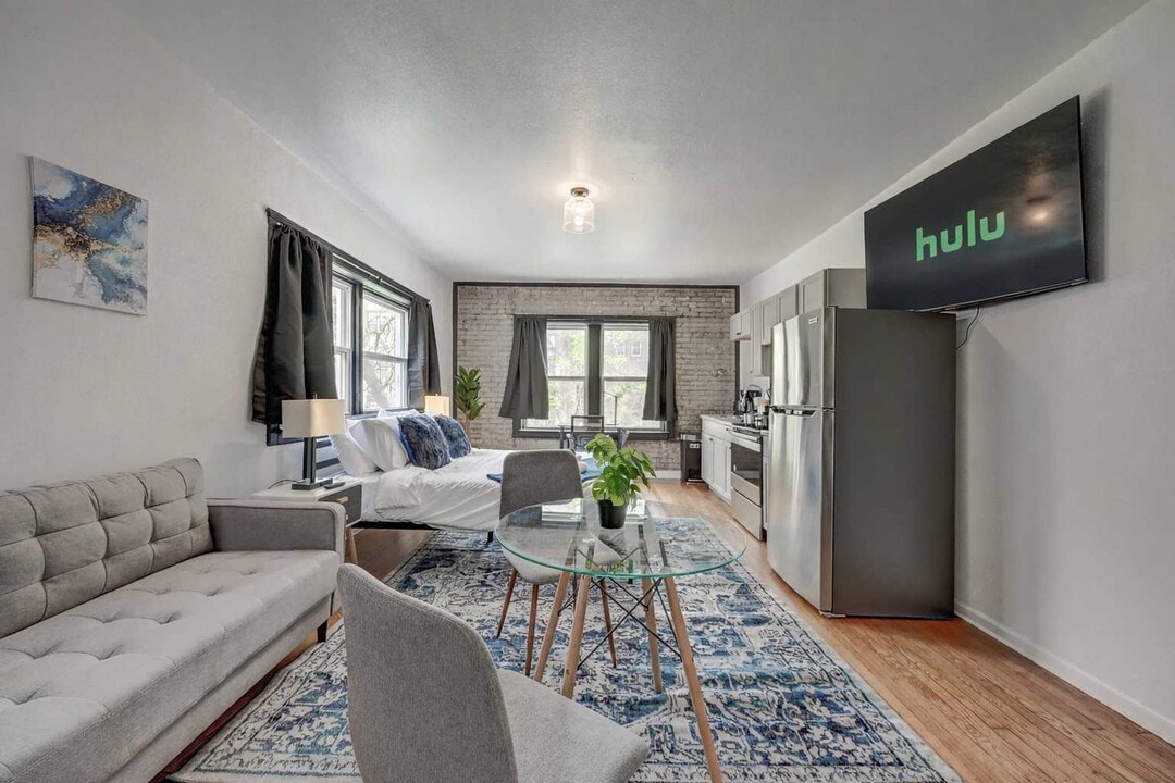 1925 N Prospect Ave in Milwaukee, WI - Foto de edificio