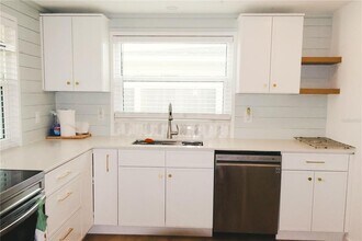 361 Shamrock Blvd in Venice, FL - Building Photo - Building Photo