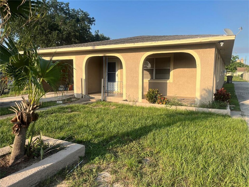 306 D St in Lake Wales, FL - Building Photo
