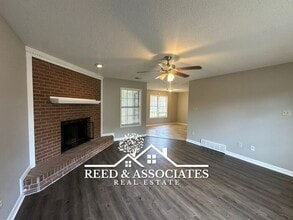 2076 Lauren Ln in Memphis, TN - Building Photo - Building Photo